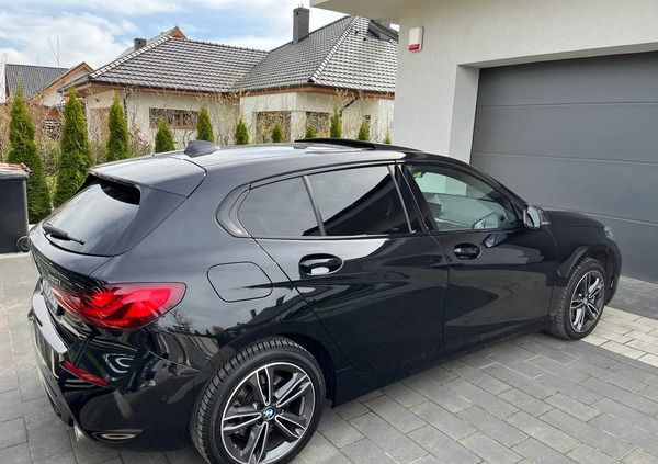 BMW Seria 1 cena 118900 przebieg: 16815, rok produkcji 2021 z Błażowa małe 562